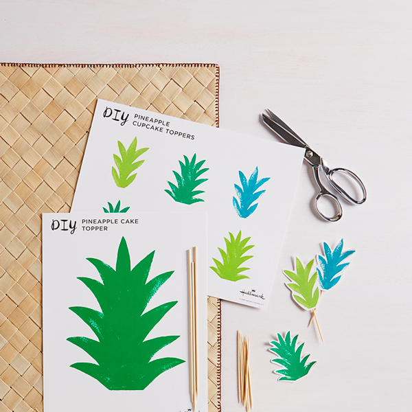 15610 Cake Toppers Pineapple