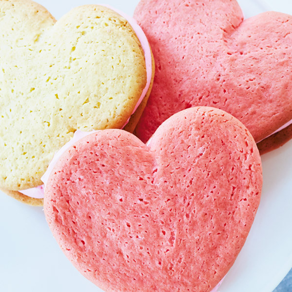 Heart shaped whoopie pies 600