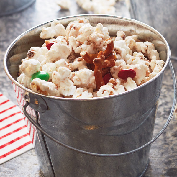 Reindeer crunch popcorn 600