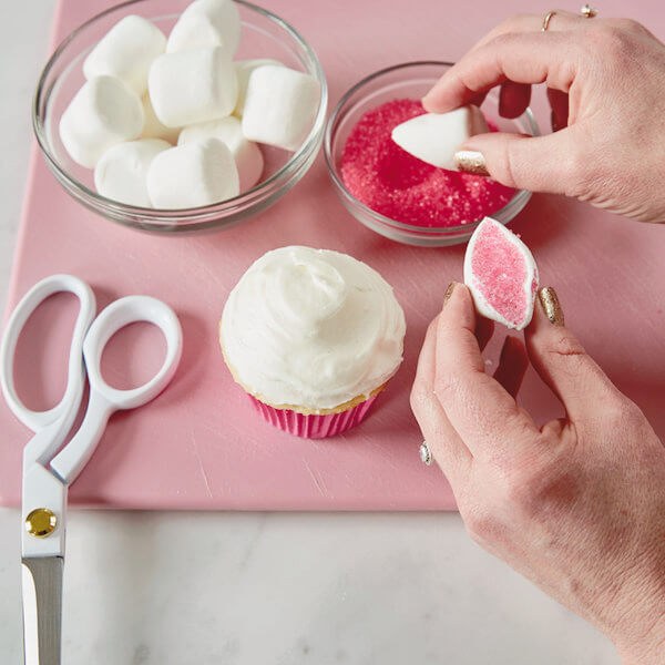 Bunny Cupcakes 4 Make ears pink