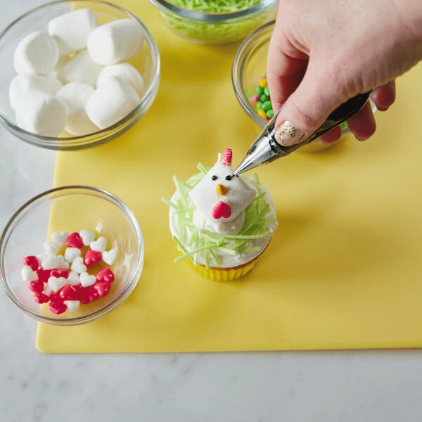 Chick Cupcakes 10 Make the eyes