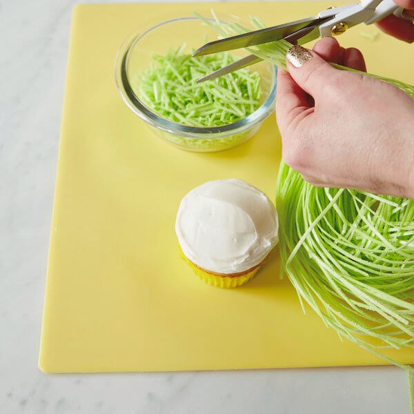 Chick Cupcakes 3 Cut the grass