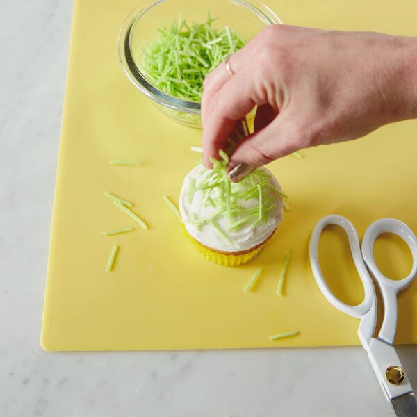 Chick Cupcakes 4 Place the grass