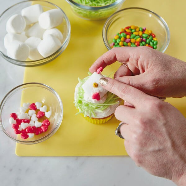 Chick Cupcakes 9 Place the beek