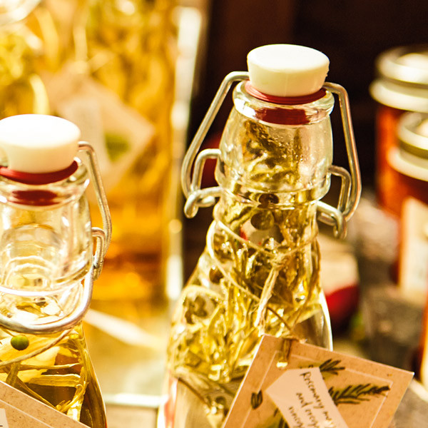 Herb infused vinegars 600 1