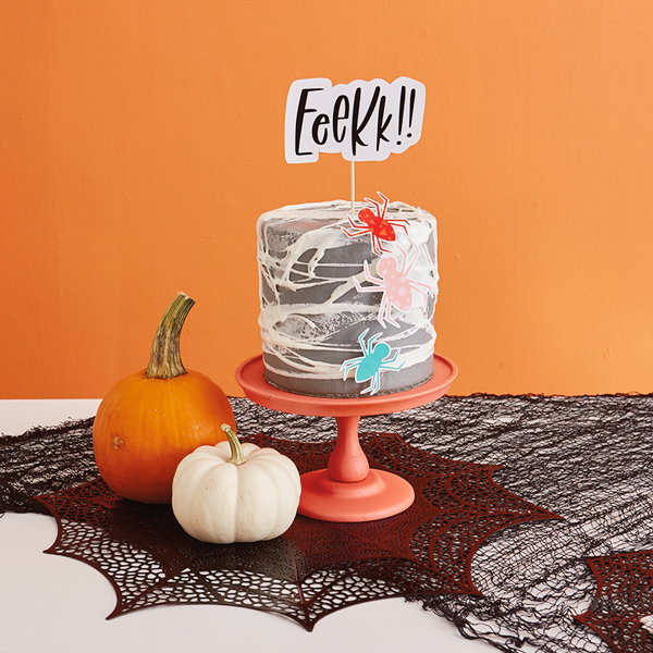 Hocus Pocus spiderweb cake