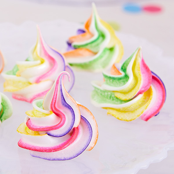 Unicorn poo meringues MC